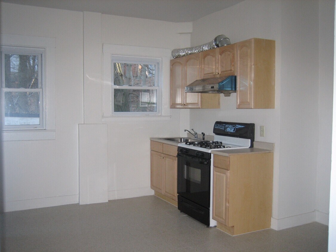 Primary Photo - 1100 Boylston St