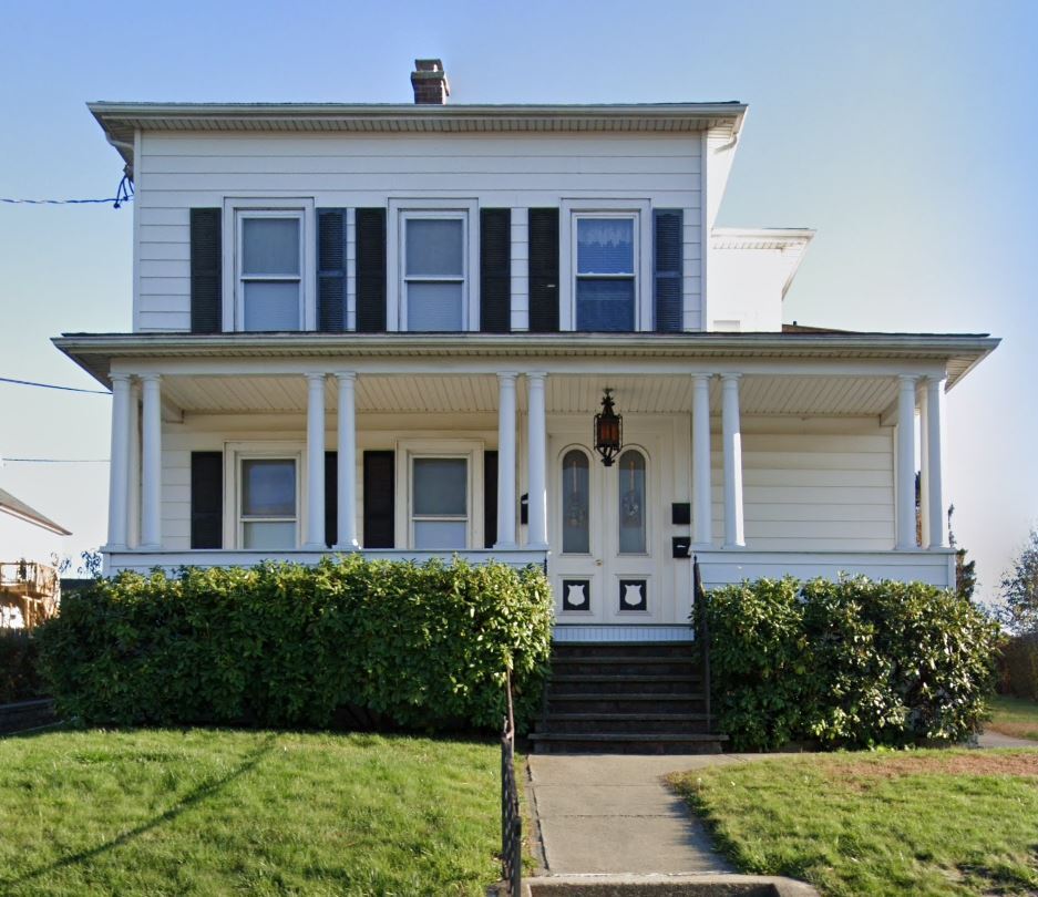 Primary Photo - 102 E Liberty St