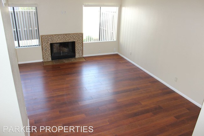 Building Photo - 1156 Via Loma Vis