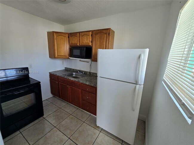 Foto del edificio - 535 NW 7th St