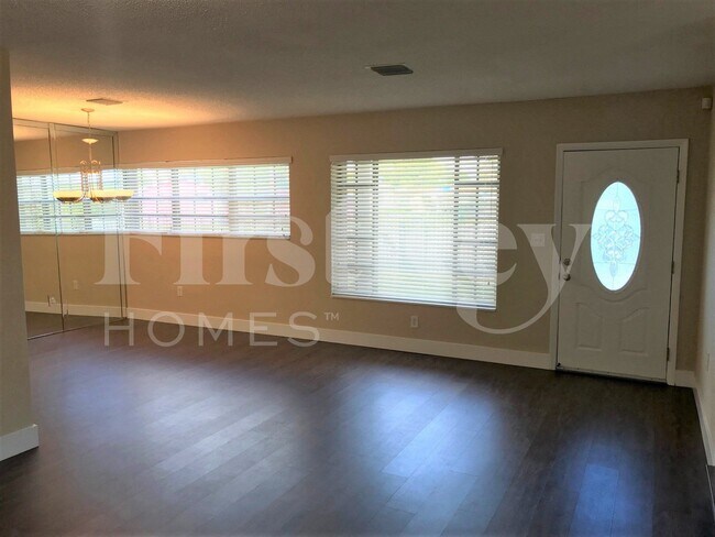 Foto del edificio - 1420 NW 176th Terrace