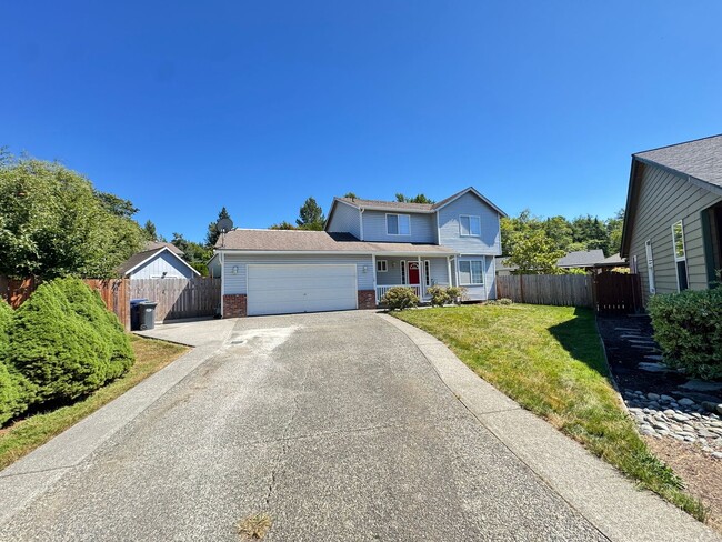 Building Photo - Fully updated 3 bed/2.5 bath home
