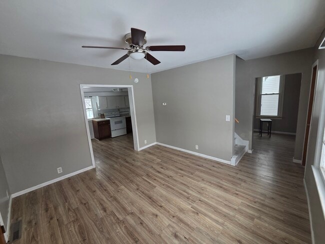 Living room - 418 W Lima St