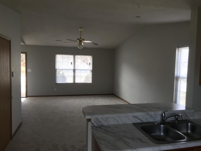Building Photo - 5816 E Limoges Dr