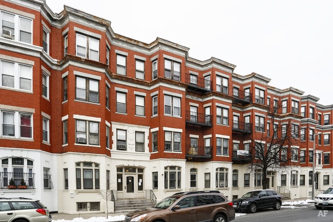 Building Photo - 153 Hemenway St