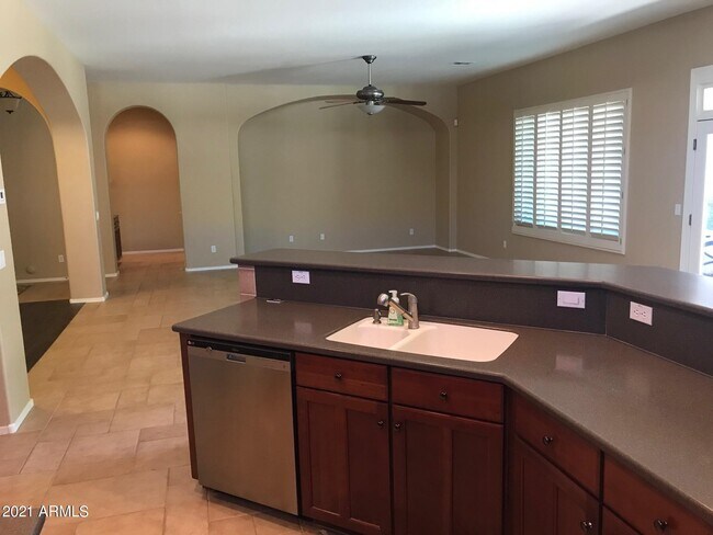 Foto del edificio - 2720 E Hazeltine Way