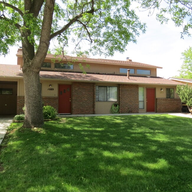 Building Photo - 1091 Sycamore Ave