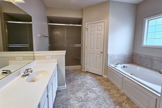 Foto del edificio - 1370 Trillium Ln