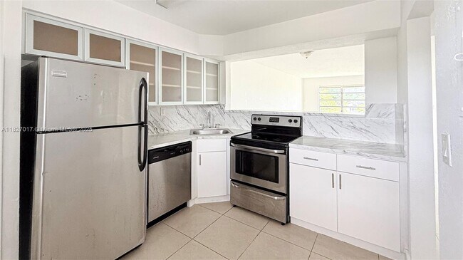 Foto del edificio - 1450 NE 191st St