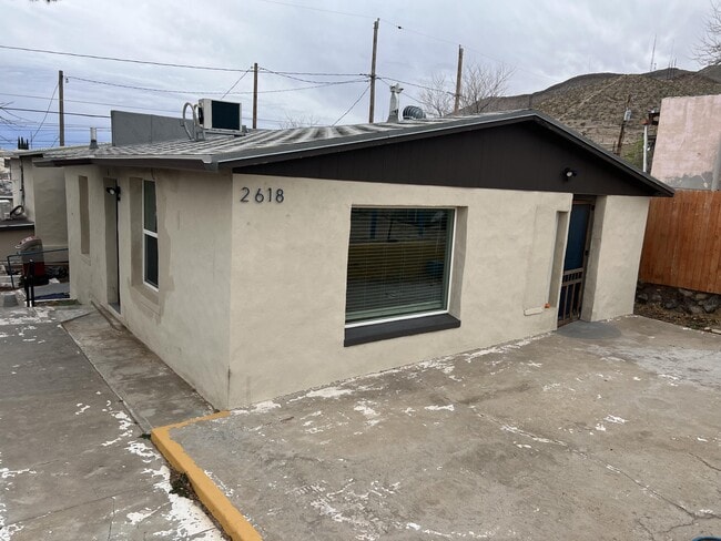 Foto del edificio - 2618 Idalia Ave