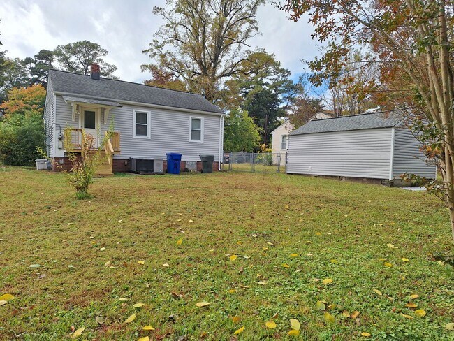 Foto del edificio - 10 Commodore Dr