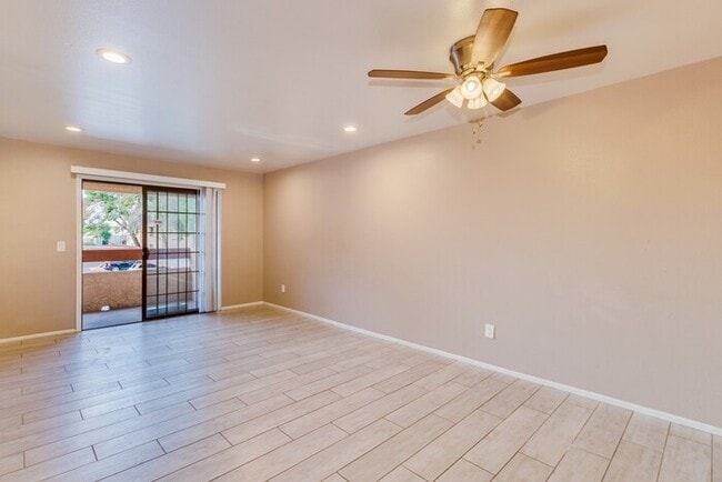 Building Photo - 3131 W Cochise Dr