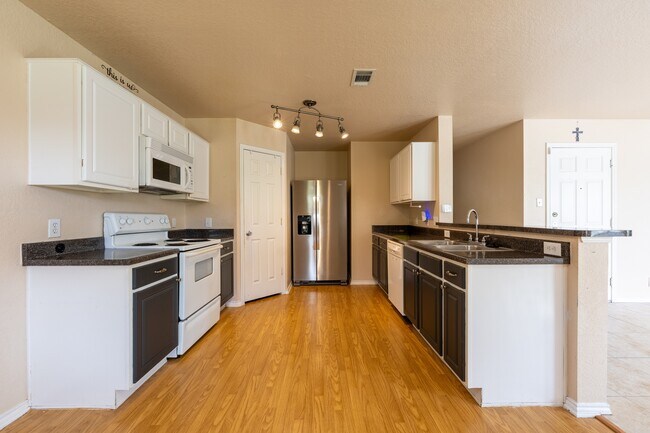 Building Photo - 337 Longhorn Way