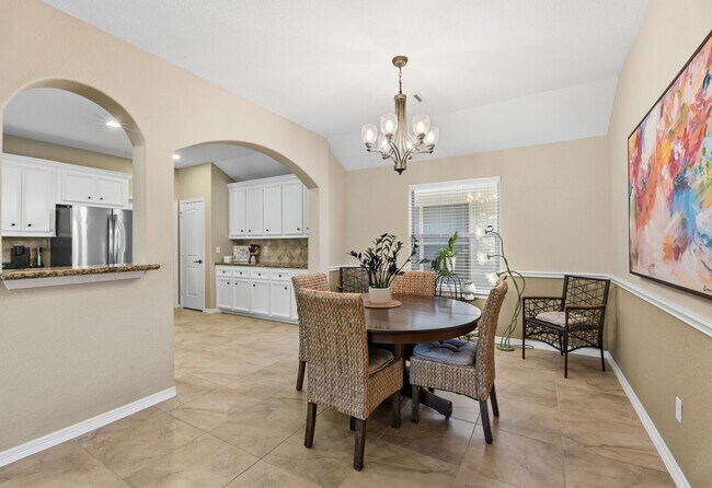 Building Photo - 102 Golfview Ct