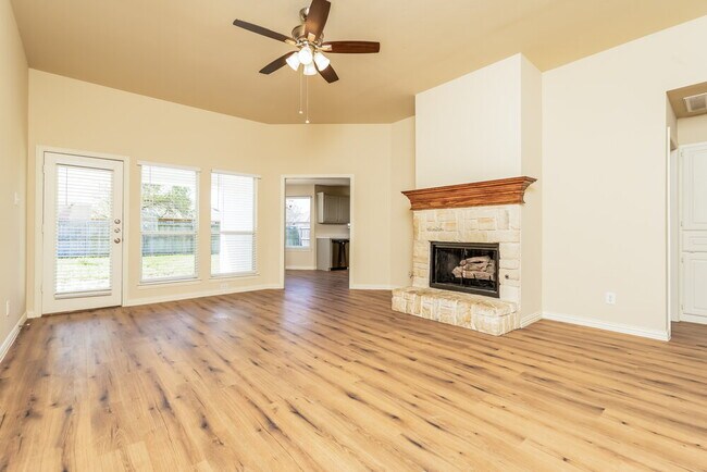 Foto del edificio - 211 Dove Meadows Ln