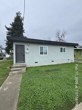 Building Photo - 220 W Cypress Ave