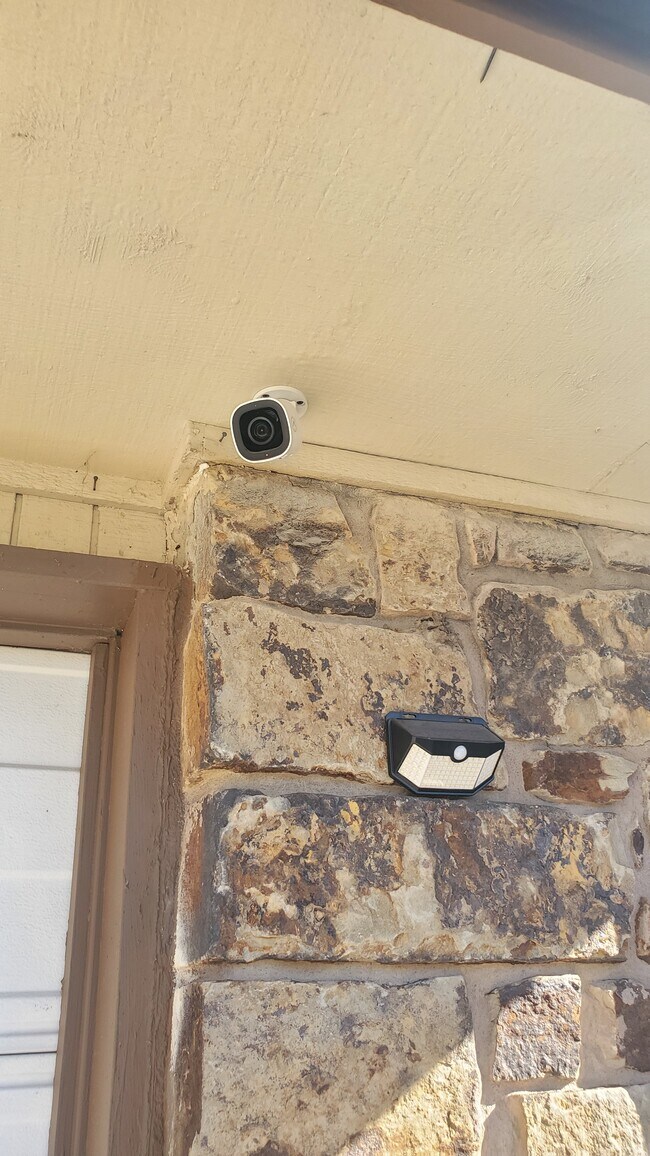 Building Photo - 4117 S Date Ave