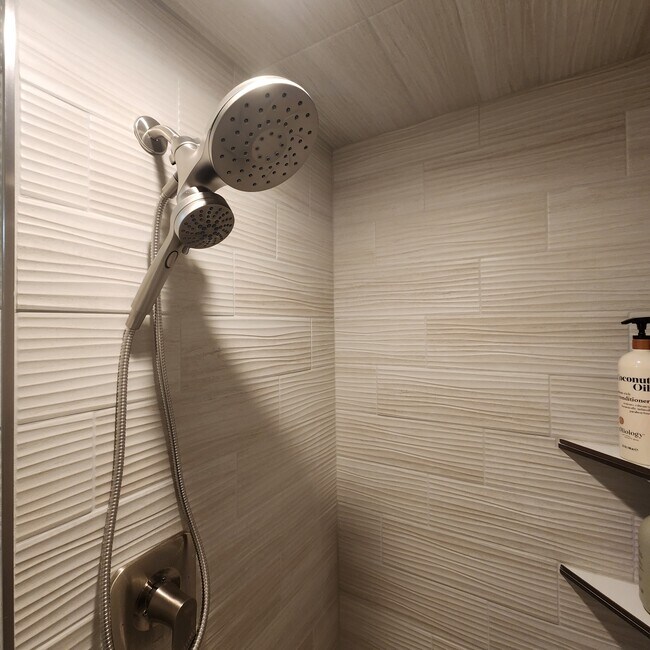 Gorgeous tiled shower - 1592 E 1510 S