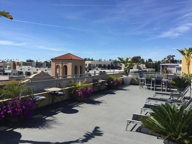 Interior Photo - Messina