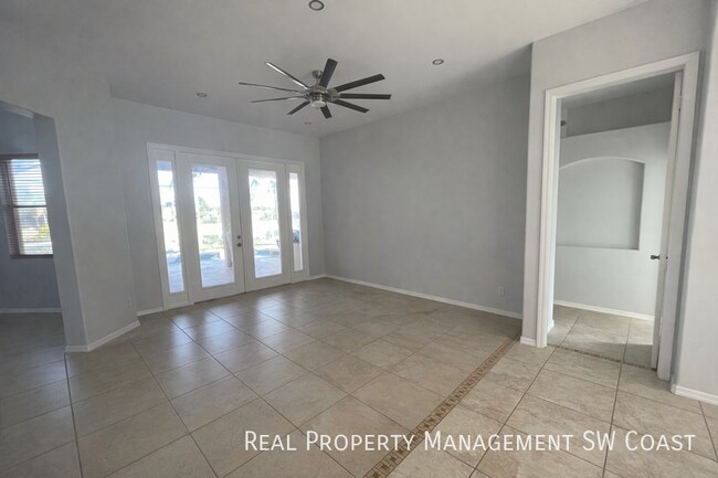 Foto del edificio - 816 Grand Rapids Blvd