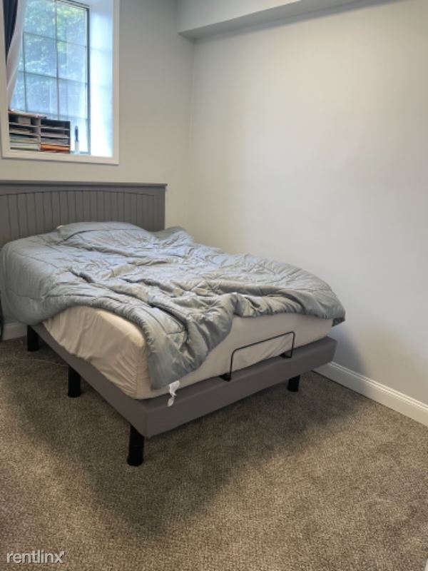 Building Photo - 1 br, 1 bath Condo - 396 Roosevelt Ave