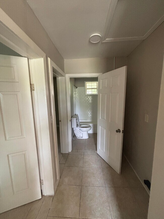 Foto del edificio - 650 Blakely Ave