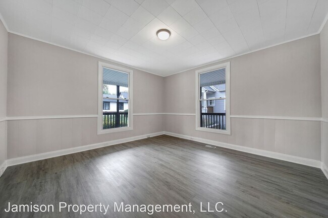 Building Photo - 3 br, 2 bath House - 324 E 3rd Ave