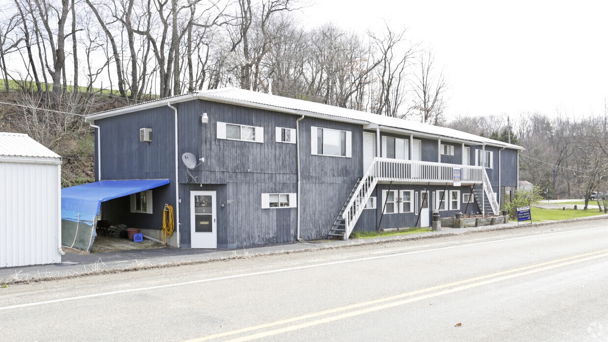 Primary Photo - 1447 Mars Evans City Rd