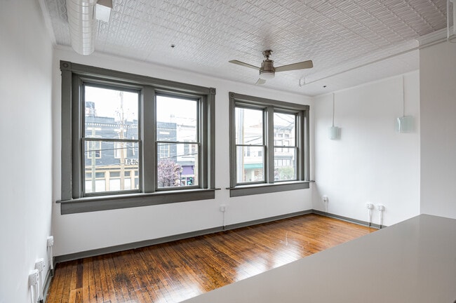 Building Photo - 18th Street Lofts