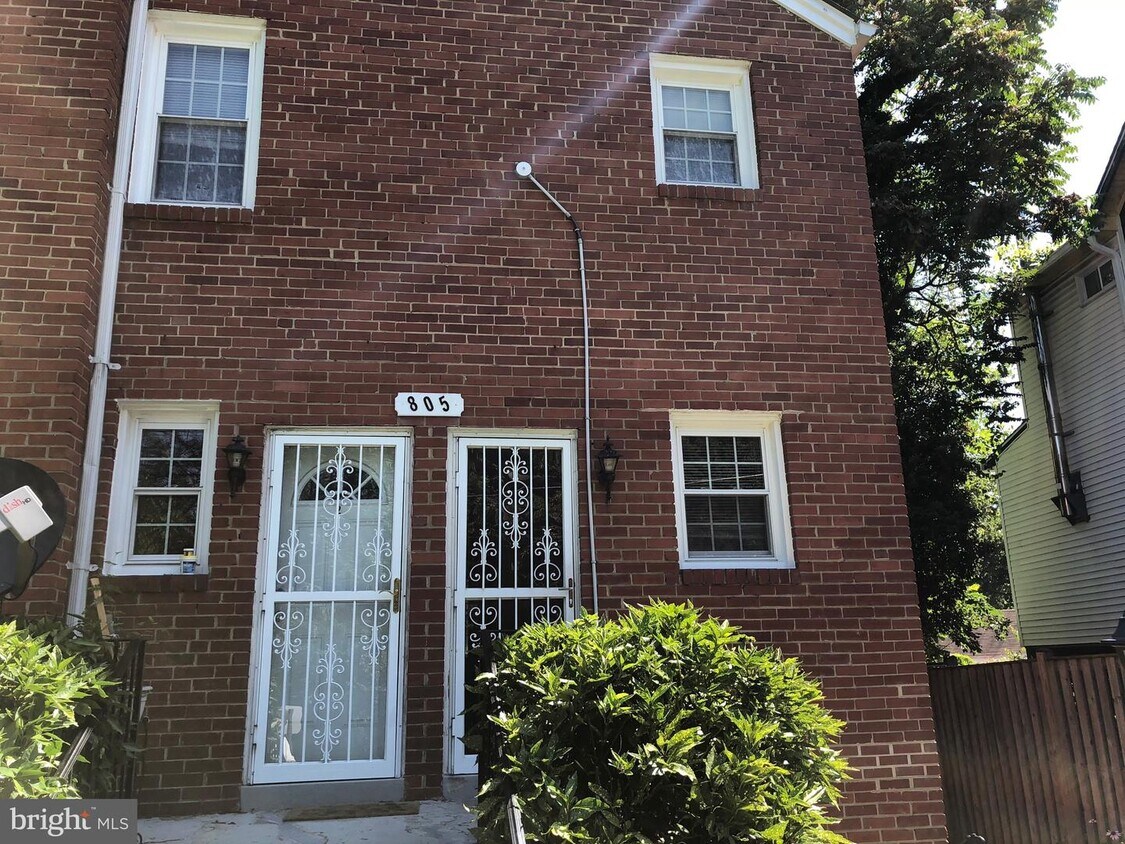 805 Kennebec Ave Unit 3, Takoma Park, MD 20912 Room for Rent in