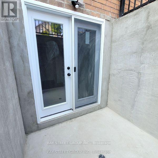 Building Photo - 43 Herefordshire Cres