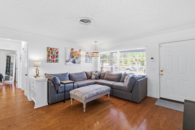 Foto del edificio - 2039 Pine Ridge Dr