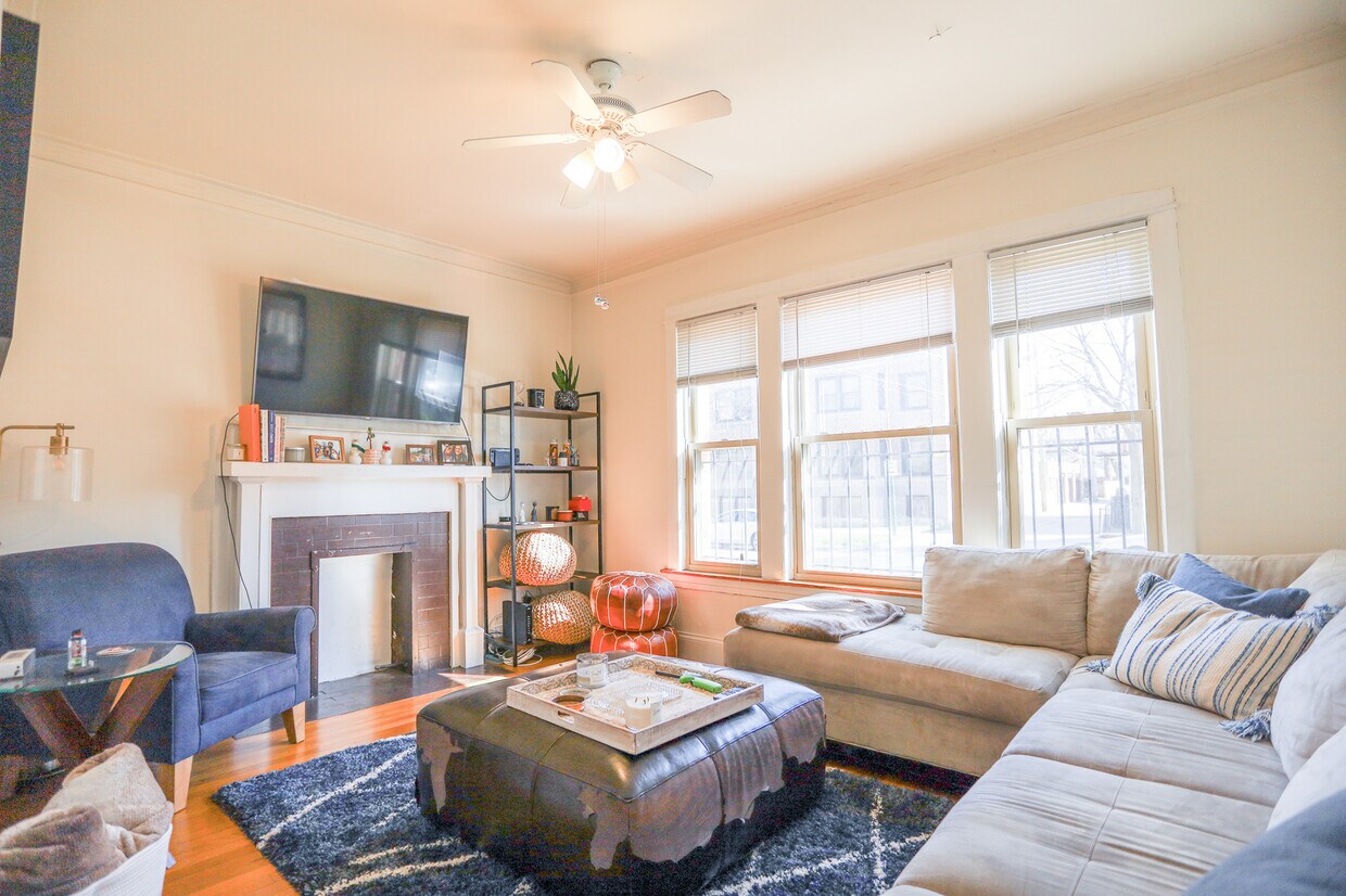 1958 W Leland Ave Unit 1, Chicago, IL 60625 Condo for Rent in Chicago