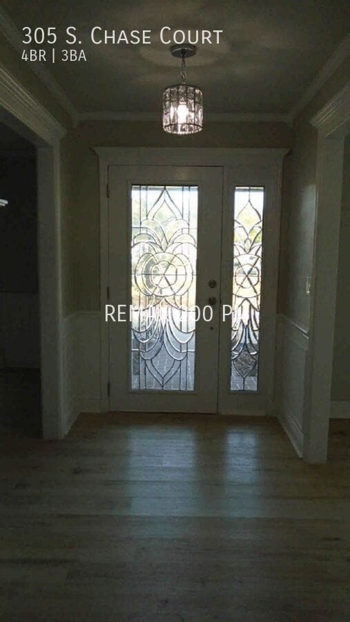 Photo - 305 S Chase Ct House