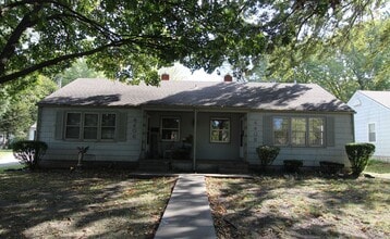 Building Photo - 4408 S Parkway Dr