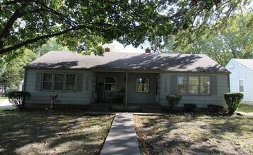 Building Photo - 4408 S Parkway Dr