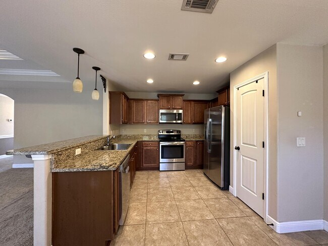 Foto del edificio - 516 Grand Ridge Dr