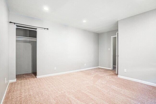 Foto del edificio - 1203 Benton St. - 1 bedroom | 1 bath