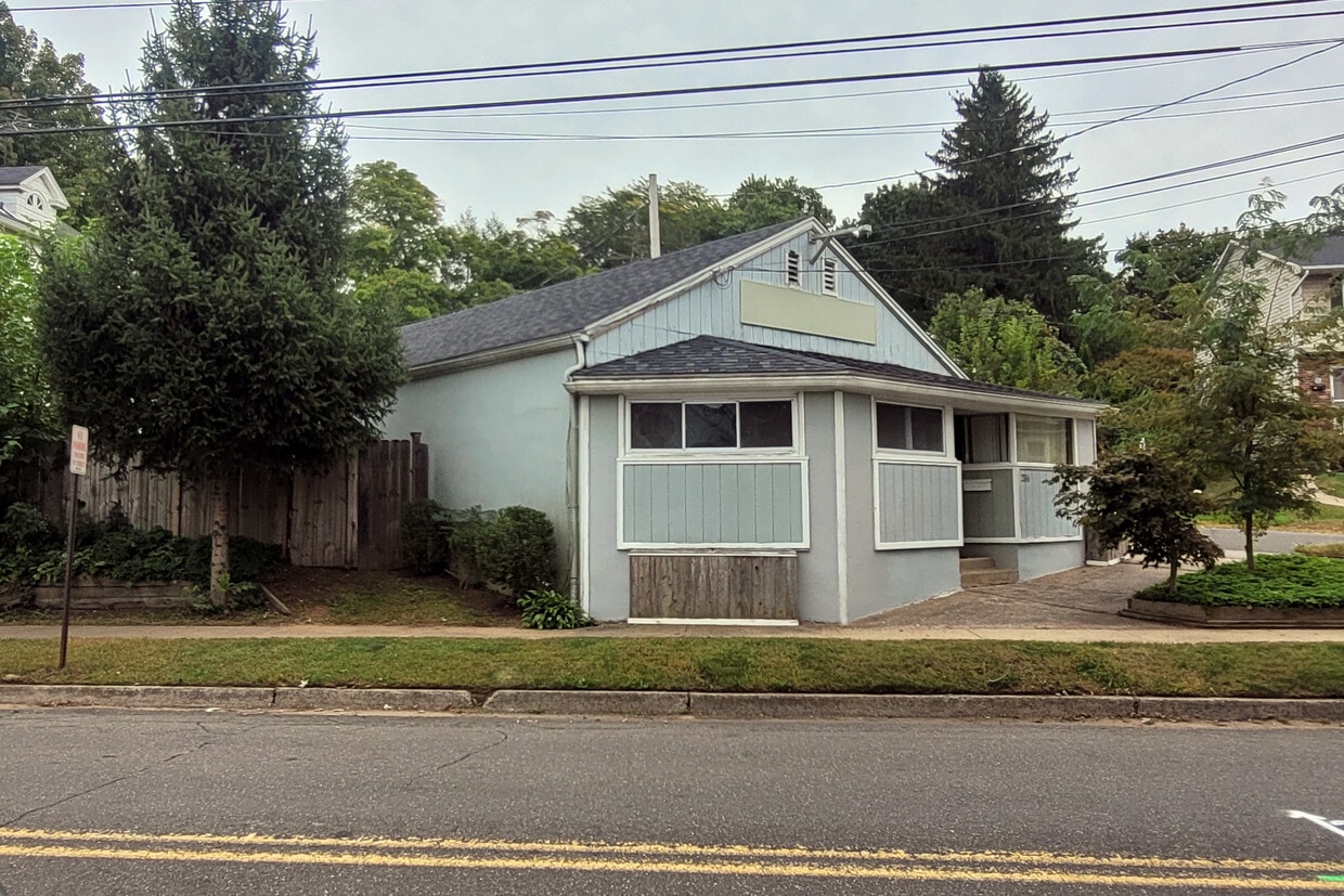 286 S Orchard St, Wallingford, CT 06492 House Rental in Wallingford