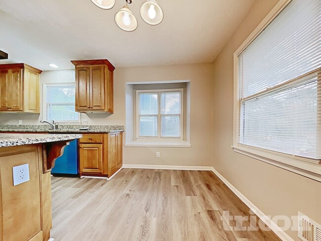 Foto del edificio - 546 Candlewick Ln NW