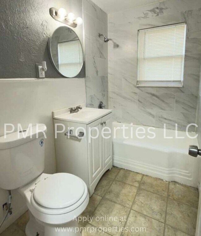 Foto del edificio - 3 Bedrooms / 1 Bathroom House