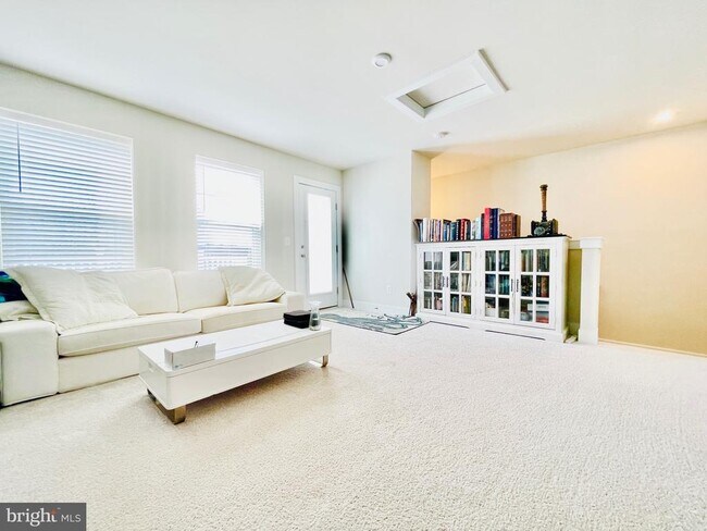 Foto del edificio - 1470 Meadowlark Glen Rd