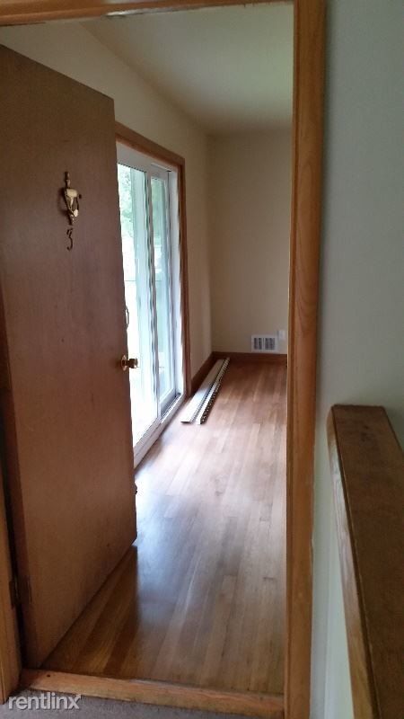 Building Photo - 3 br, 1.5 bath Apartment - 1280 N 116th St