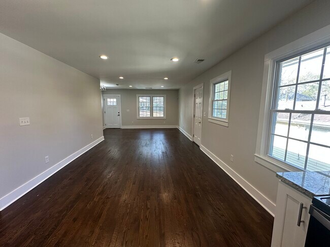 Foto del edificio - 569 Woods Dr NW