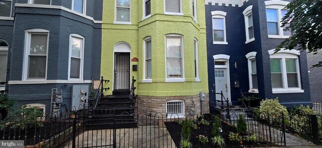 Foto del edificio - 1119 Montello Ave NE
