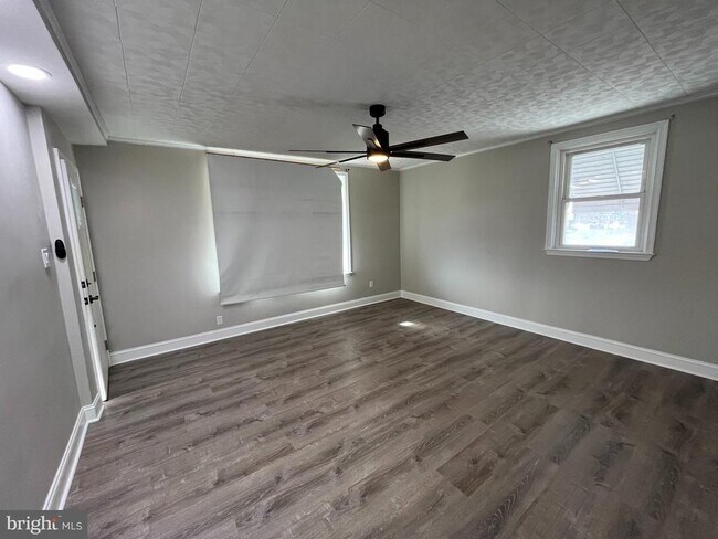 Foto del edificio - 1113 E Hunting Park Ave