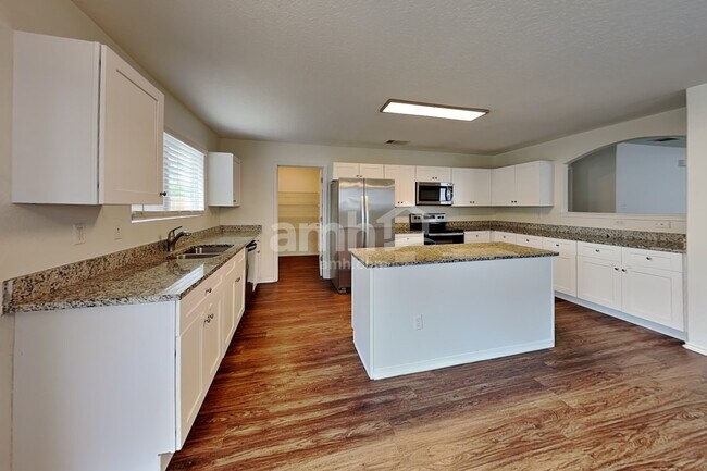 Foto del edificio - 9210 Laguna Falls
