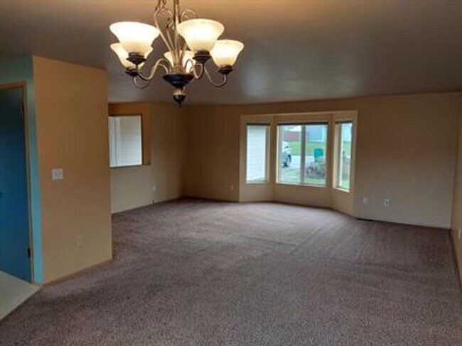 Building Photo - Lovely 3-Bedroom Home in Mount Vernon