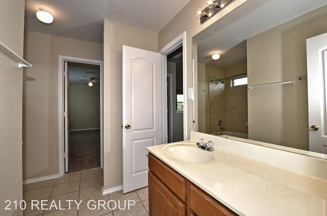 Building Photo - 5 br, 3.5 bath House - 25303 MESA RANCH