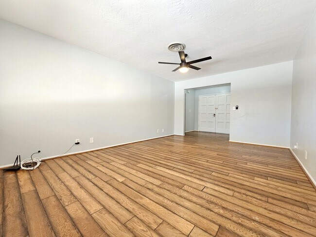 Foto del edificio - Beautiful home for Rent. Paid Solar, A/C, RV Parking, and Landscaping!